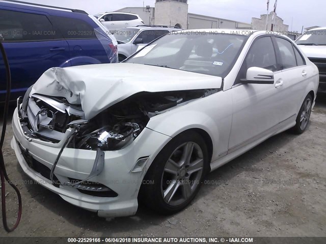 WDDGF8BB0BR172334 - 2011 MERCEDES-BENZ C 300 4MATIC WHITE photo 2