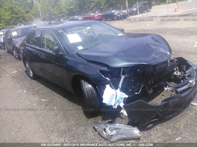 4T1BF1FK1GU152728 - 2016 TOYOTA CAMRY LE/XLE/SE/XSE 深蓝色 照片 1