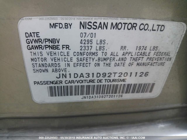 JN1DA31D92T201126 - 2002 NISSAN MAXIMA GLE/GXE/SE GOLD photo 9