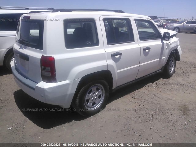 1J8FT28058D708694 - 2008 JEEP PATRIOT SPORT WHITE photo 4