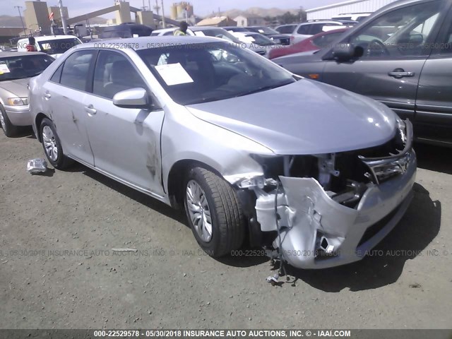 4T1BF1FK4EU849680 - 2014 TOYOTA CAMRY L/SE/LE/XLE 银色 照片 1