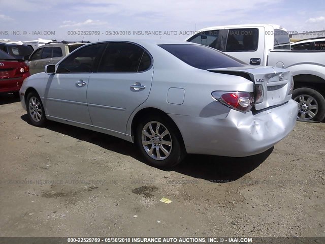 JTHBF30GX25001067 - 2002 LEXUS ES 300 SILVER photo 3