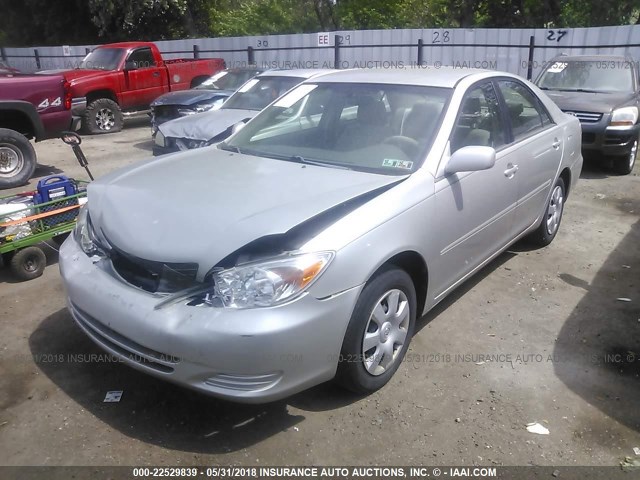 4T1BE32KX3U134565 - 2003 TOYOTA CAMRY LE/XLE/SE 银色 照片 2