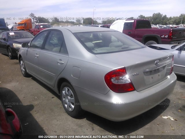 4T1BE32KX3U134565 - 2003 TOYOTA CAMRY LE/XLE/SE 银色 照片 3