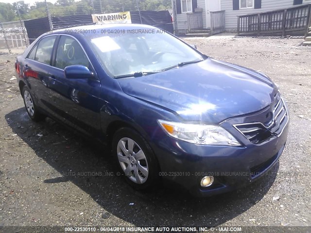 4T1BF3EKXBU607677 - 2011 TOYOTA CAMRY SE/LE/XLE BLUE photo 1