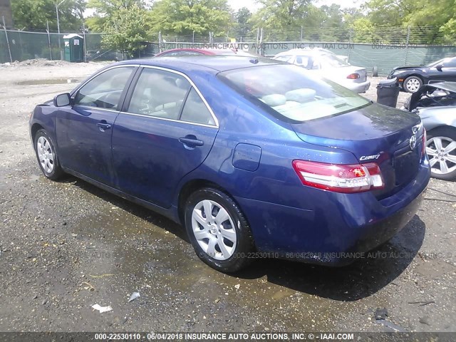 4T1BF3EKXBU607677 - 2011 TOYOTA CAMRY SE/LE/XLE BLUE photo 3