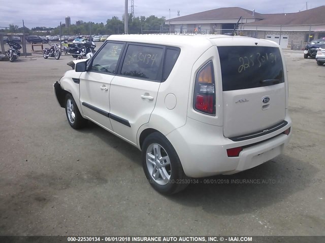 KNDJT2A22B7720742 - 2011 KIA SOUL +/!/SPORT WHITE photo 3