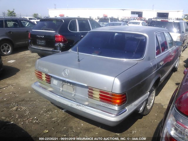 WDBCA25D6JA375029 - 1988 MERCEDES-BENZ 300 SEL Light Blue photo 4