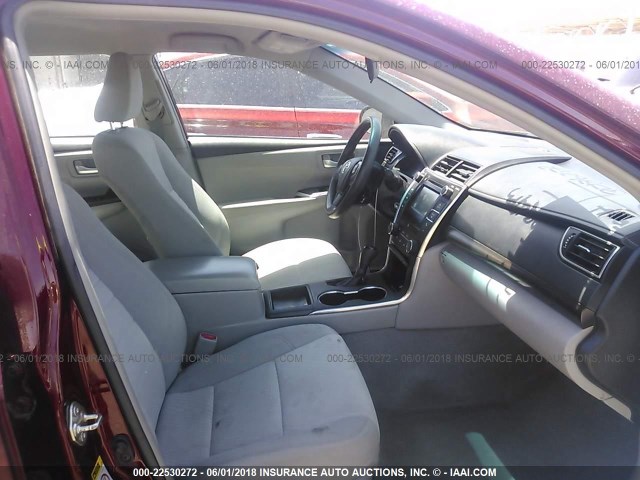 4T1BF1FK6FU876039 - 2015 TOYOTA CAMRY LE/XLE/SE/XSE RED photo 5