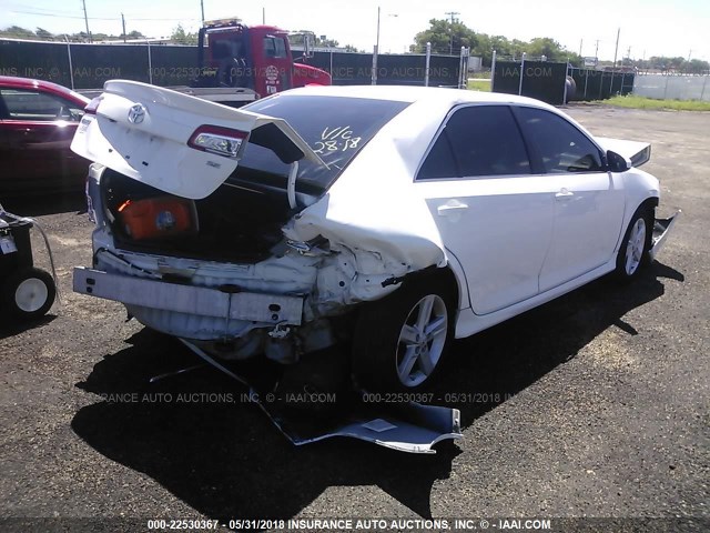 4T1BF1FK2DU683416 - 2013 TOYOTA CAMRY L/SE/LE/XLE 白色 照片 4