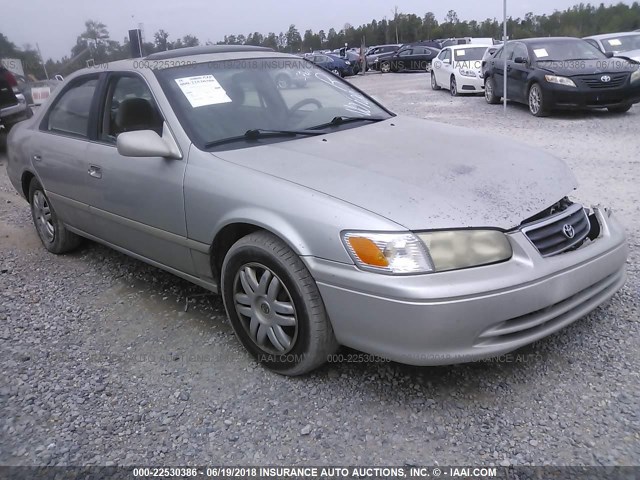 4T1BG22K1YU001558 - 2000 TOYOTA CAMRY CE/LE/XLE 银色 照片 1