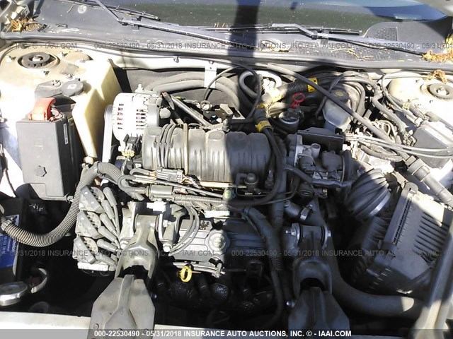 2G4WB55K721176624 - 2002 BUICK REGAL LS 银色 照片 10