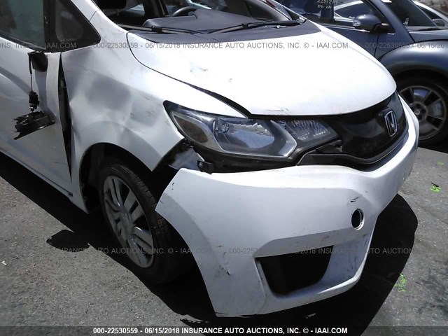 3HGGK5H53FM758377 - 2015 HONDA FIT LX WHITE photo 6