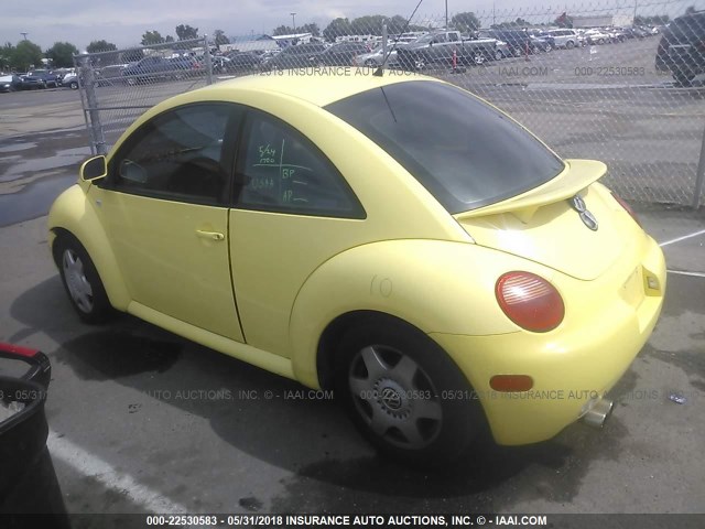 3VWBC21C2YM448024 - 2000 VOLKSWAGEN NEW BEETLE GL 黄色 照片 3