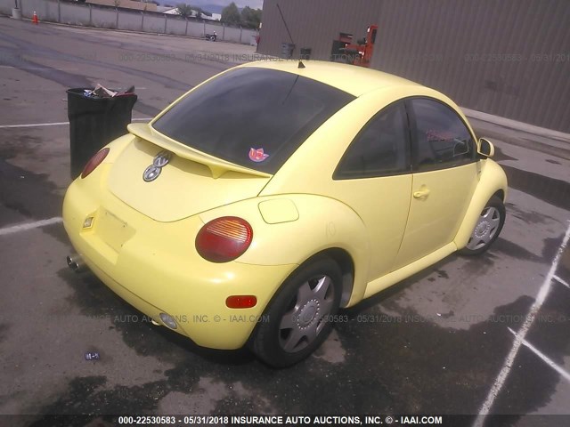3VWBC21C2YM448024 - 2000 VOLKSWAGEN NEW BEETLE GL 黄色 照片 4