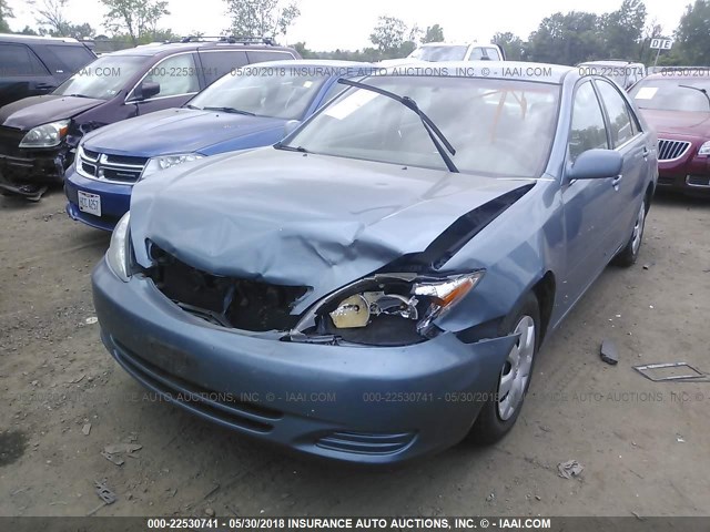 4T1BE32K62U526425 - 2002 TOYOTA CAMRY LE/XLE/SE ლურჯი ფოტო 2