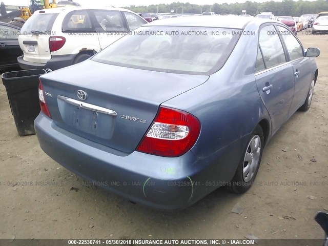 4T1BE32K62U526425 - 2002 TOYOTA CAMRY LE/XLE/SE ლურჯი ფოტო 4