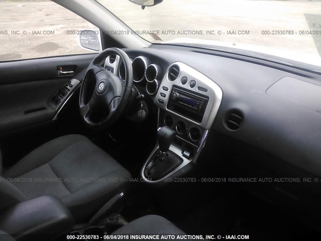 2T1LR32E23C162414 - 2003 TOYOTA COROLLA MATRIX XR WHITE photo 5