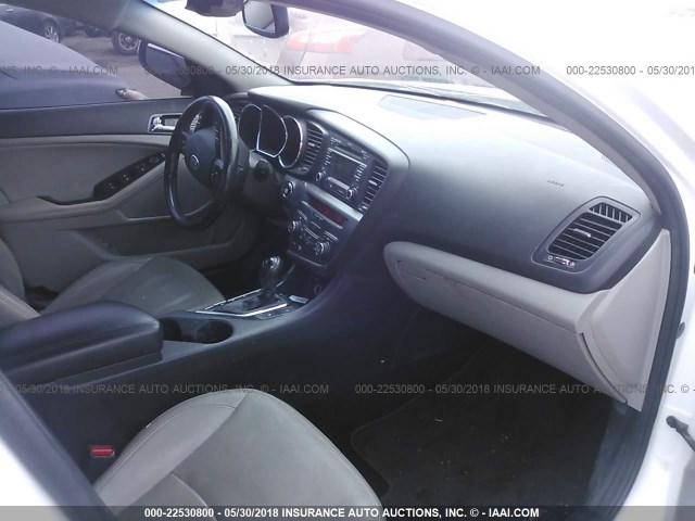 5XXGN4A79CG010273 - 2012 KIA OPTIMA EX WHITE photo 5