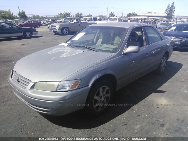 4T1BF22K5VU017762 - 1997 TOYOTA CAMRY CE/LE/XLE GRAY photo 2