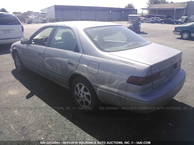 4T1BF22K5VU017762 - 1997 TOYOTA CAMRY CE/LE/XLE GRAY photo 3