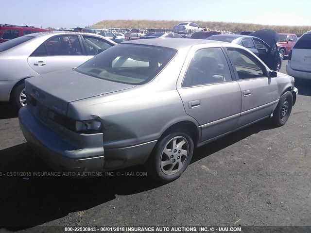 4T1BF22K5VU017762 - 1997 TOYOTA CAMRY CE/LE/XLE GRAY photo 4