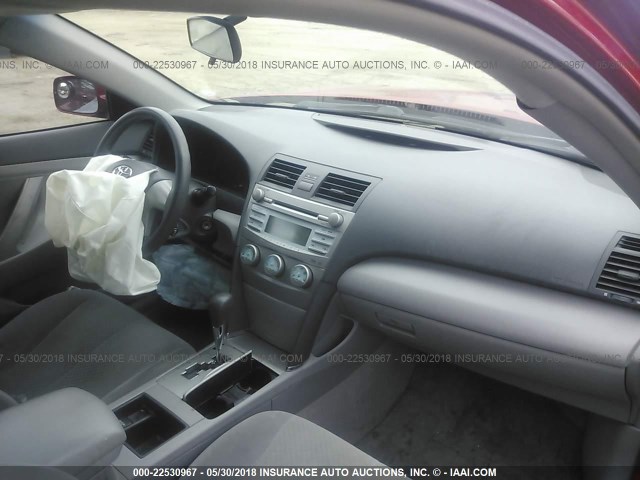 4T1BE46K57U070294 - 2007 TOYOTA CAMRY NEW GENERAT CE/LE/XLE/SE RED photo 5