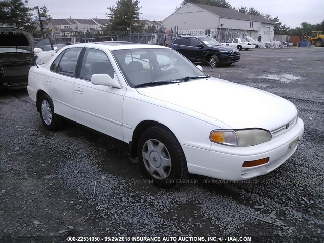 4T1BF12K3TU864321 - 1996 TOYOTA CAMRY LE/XLE/SE თეთრი ფოტო 1