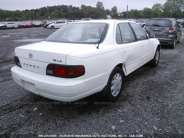 4T1BF12K3TU864321 - 1996 TOYOTA CAMRY LE/XLE/SE თეთრი ფოტო 4