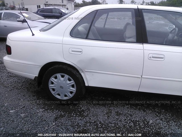 4T1BF12K3TU864321 - 1996 TOYOTA CAMRY LE/XLE/SE თეთრი ფოტო 6
