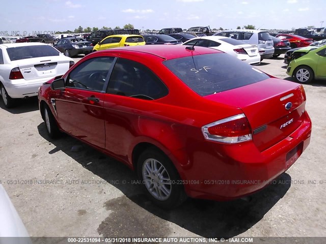 1FAHP33N58W244751 - 2008 FORD FOCUS SE/SEL/SES RED photo 3