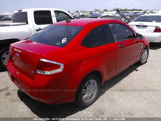 1FAHP33N58W244751 - 2008 FORD FOCUS SE/SEL/SES RED photo 4