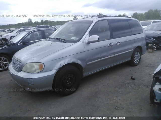 KNDUP132756735790 - 2005 KIA SEDONA EX/LX SILVER photo 2