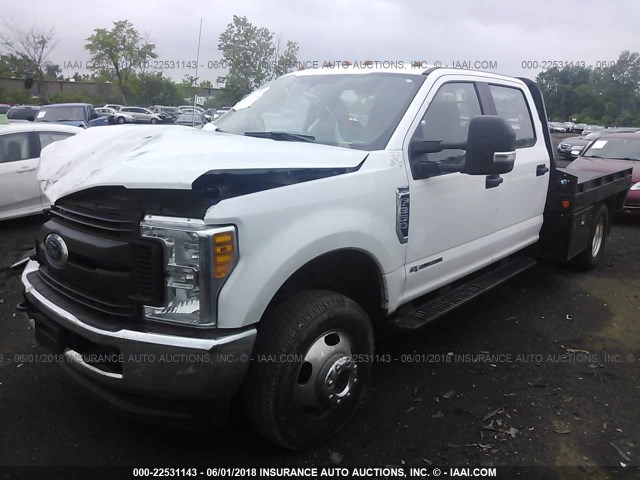 1FD8W3HT0HEE28906 - 2017 FORD F350 SUPER DUTY WHITE photo 2