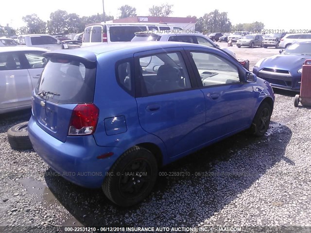 KL1TD62645B299310 - 2005 CHEVROLET AVEO LS BLUE photo 4