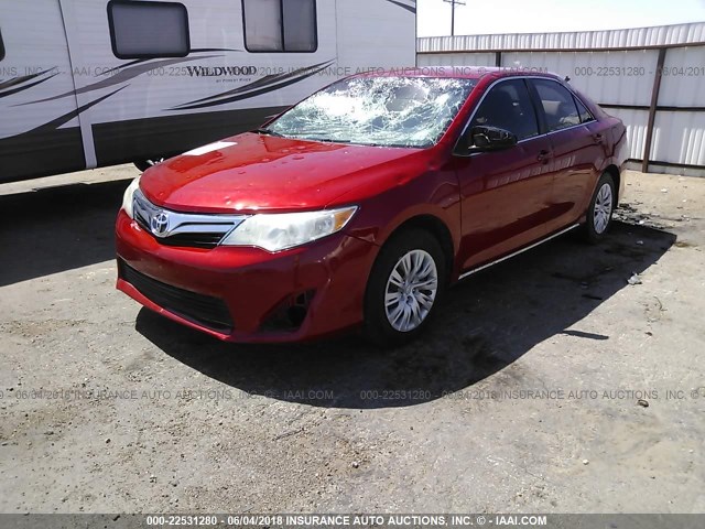 4T1BF1FK6CU564881 - 2012 TOYOTA CAMRY SE/LE/XLE RED photo 2