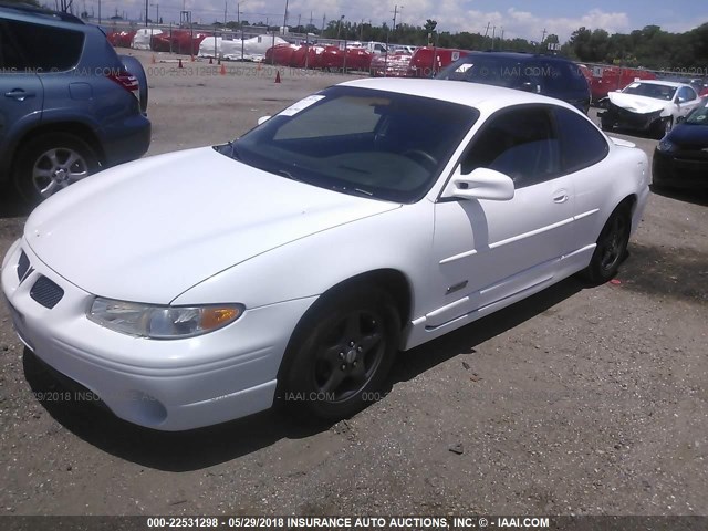 1G2WP1219WF310417 - 1998 PONTIAC GRAND PRIX GTP WHITE photo 2