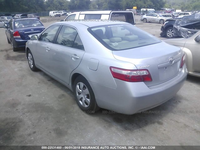 4T1BE46KX7U087981 - 2007 TOYOTA CAMRY NEW GENERAT CE/LE/XLE/SE SILVER photo 3