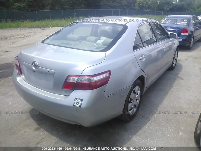 4T1BE46KX7U087981 - 2007 TOYOTA CAMRY NEW GENERAT CE/LE/XLE/SE SILVER photo 4