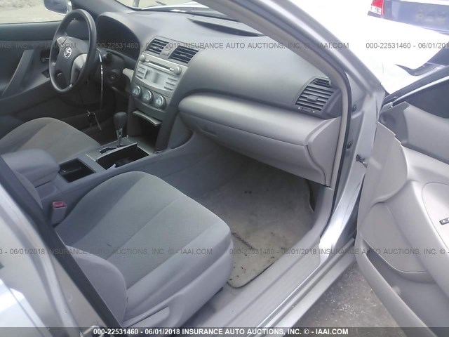 4T1BE46KX7U087981 - 2007 TOYOTA CAMRY NEW GENERAT CE/LE/XLE/SE SILVER photo 5