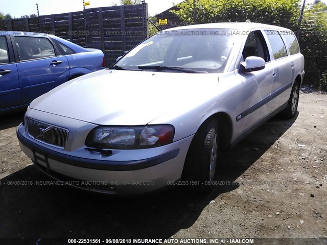 YV1SW53D211009808 - 2001 VOLVO V70 T5 TURBO GRAY photo 2