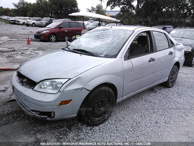 1FAFP34N57W340433 - 2007 FORD FOCUS ZX4/S/SE/SES 银色 照片 2