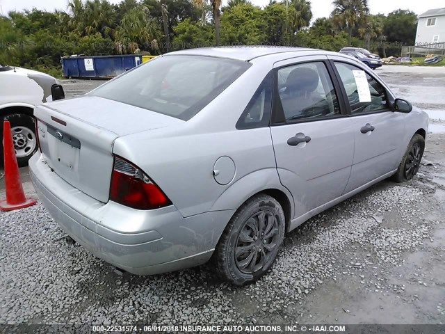 1FAFP34N57W340433 - 2007 FORD FOCUS ZX4/S/SE/SES 银色 照片 4