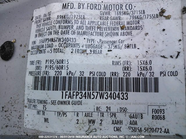 1FAFP34N57W340433 - 2007 FORD FOCUS ZX4/S/SE/SES SILVER photo 9