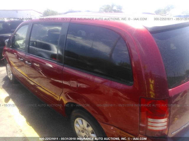 2A8HR44H38R656512 - 2008 CHRYSLER TOWN & COUNTRY LX RED photo 3