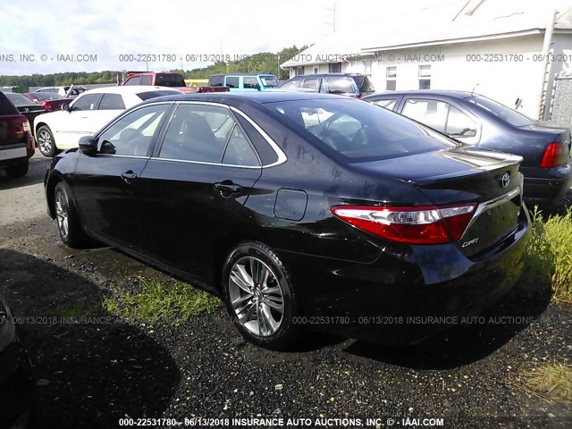 4T1BF1FK0HU409153 - 2017 TOYOTA CAMRY LE/XLE/SE/XSE BLACK photo 3