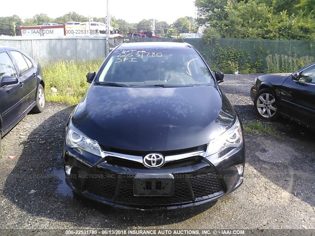 4T1BF1FK0HU409153 - 2017 TOYOTA CAMRY LE/XLE/SE/XSE BLACK photo 6