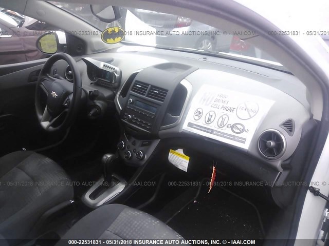 1G1JA6SH7G4176515 - 2016 CHEVROLET SONIC LS 白色 照片 5