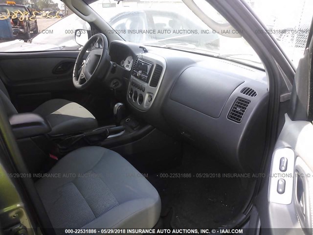 1FMYU95HX5KC45938 - 2005 FORD ESCAPE HEV GRAY photo 5