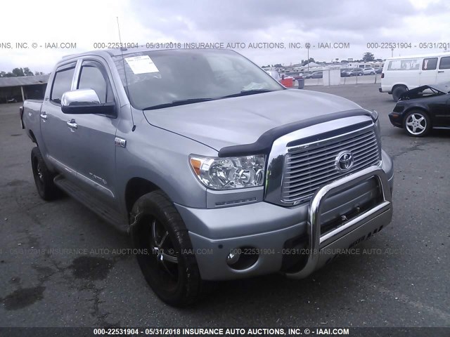 5TFHY5F14AX113581 - 2010 TOYOTA TUNDRA CREWMAX LIMITED SILVER photo 1